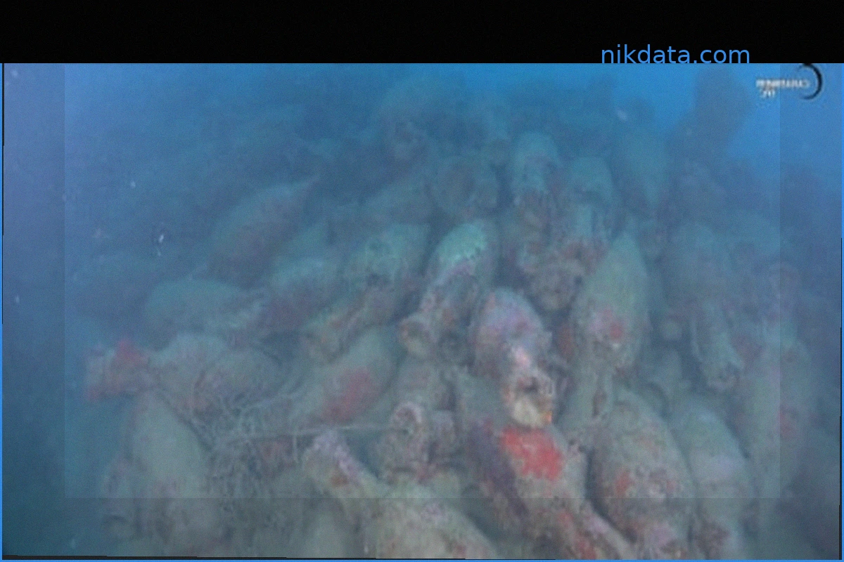 Ancient Roman Pottery Unearthed in Shipwreck Near Sicily